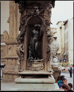 Dettaglio di Danae e Perseo bambino, dalla base di una scultura di Perseo con la testa di Medusa, 1545-55